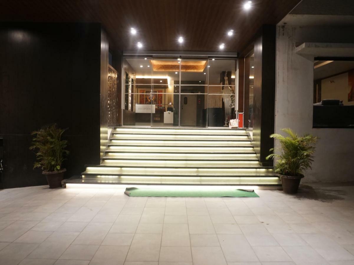 Palette Four Seasons Recreation Resort Jalgaon Exterior photo