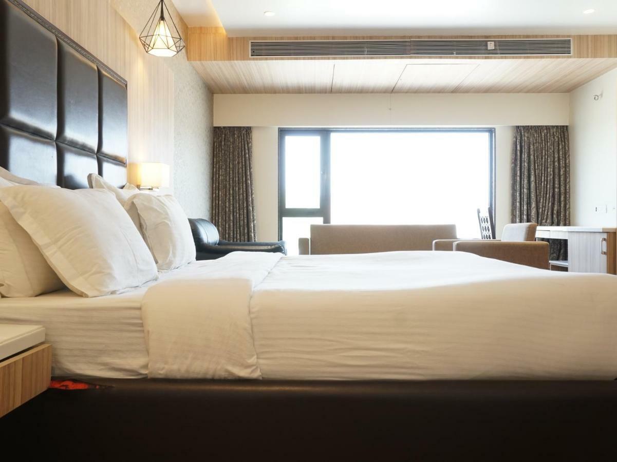 Palette Four Seasons Recreation Resort Jalgaon Exterior photo