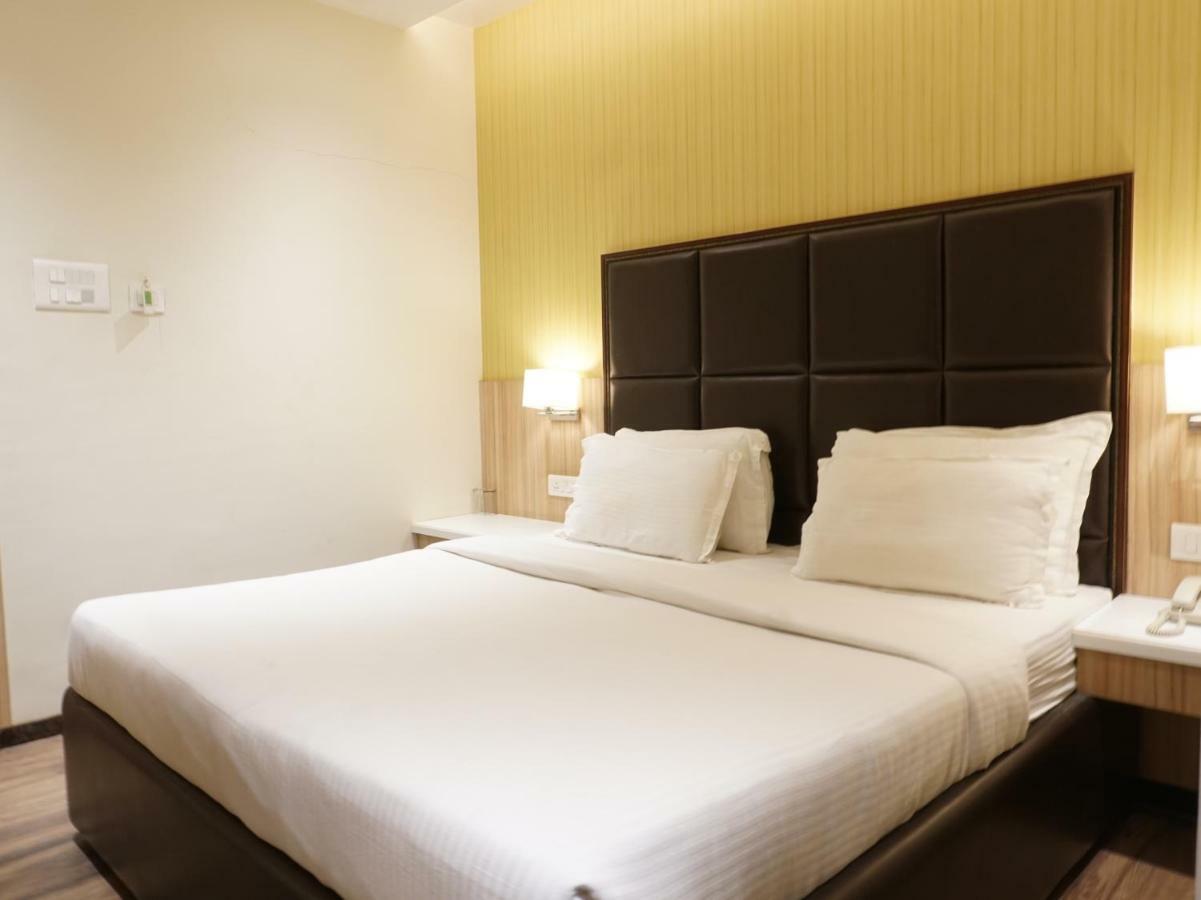 Palette Four Seasons Recreation Resort Jalgaon Exterior photo